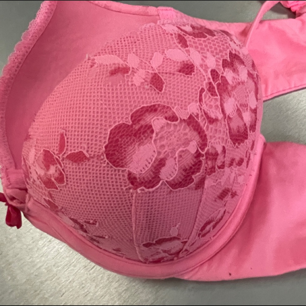 Victoria’s Secret pink lace Demi bra 32C - Picture 7 of 8